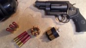 Smith_and_Wesson_Governor.jpg