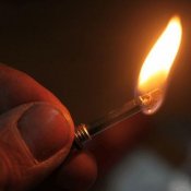 Зажигалка-брелок(свет+огонь). Вечная свеча! Блиц.