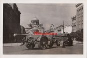 WH schweres Geschütz Sd.Kfz.vor orth. Kathedrale in Kowno Nordfront Rußland 1941.JPG