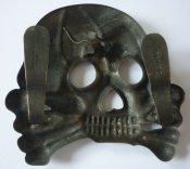 Preussen-Totenkopf-fur-die-Pelzmutze-der-Leib-Husaren-Regimenter-_57 (1).jpg