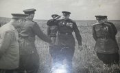 3 фото еще генерал армии Рокоссовский  на передовой 1943г. и награждает 4 ГСС