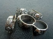 Серебряное кольцо с символикой СС.