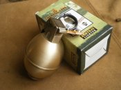 Сувенирная граната зажигалка-пепельница