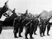 Udine, 20 giugno 1942. Medaglie d'Oro all'8° e 9° Alpini e 3° Artiglieria Alpina della Julia..jpeg