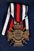 germanija_krest_gindenburga_s_mechami_1914_1918_g_klejmo_gbr_d_l_orig_sost.jpg