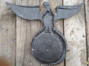 Орел со свастикой Рейх.