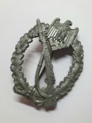 Пехотный штурмовой знак в серебре.