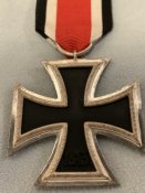 железный крест ||кл. и знак повторного награждения одним лотом
