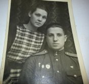 гвардеец парашутист с девушкой