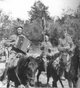 Эскадрон полка Юнгшульц. Кавказ, 1942 г..jpg