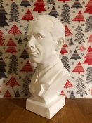 бюст Євген Коновалець