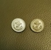 Две пуговицы Кригсмарине JFS, стекло, серебрение