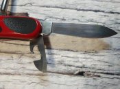 Многофункциональный складной нож от компании Victorinox. Модель Delemont EvoGrip ™ 11 (2.4803.C)
