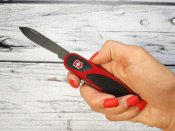 Многофункциональный складной нож от компании Victorinox. Модель Delemont EvoGrip ™ 11 (2.4803.C)
