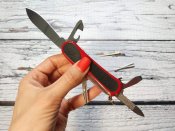 Многофункциональный складной нож от компании Victorinox. Модель Delemont EvoGrip ™ 11 (2.4803.C)