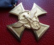 Выслуга 25 лет в полиции.