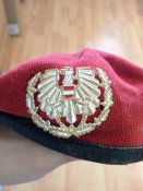 Краповый берет с кокардой. Австрия. 58 размер