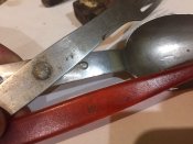 Щетка , ложка-вилка, машинка одного бойца