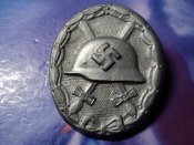 №2. Знак " За ранение " .