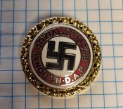 Золотой партийный знак.Европейская копия.