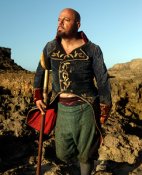 eddie-izzard-treasure-island-scene-from-325.jpg