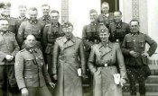 Рейхсфюрер в сопровождении Вольфа посещают Лейбштандарт.jpg