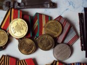 Медали разные