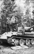 33,_Russland,_Reparatur_eines_Panzer_V_(Panther).jpg