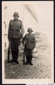 Portrait Kind Zwerg in Uniform Wehrmacht Soldat2.jpg
