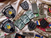 набор нашивок, шевронов и кокард