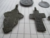 Крестики.