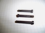 Соединительный винт бакелитовых накладок пистолета Р-38