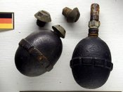 Egg_grenade,_Musée_Somme_1916,_pic-043.JPG