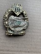 Нагрудный знак «За танковую атаку 75»