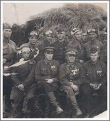 С однополчанами, 1942 год -Петр Середа сидит справа-   02307194_n6.jpg