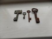 Старинные ключи.