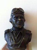 lw-bronze-statue.jpg