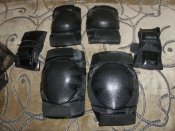 Комплект 7в1 (наколенники+налокотники+чехол) в однотонном цвете Чёрный