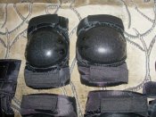 Комплект 7в1 (наколенники+налокотники+чехол) в однотонном цвете Чёрный