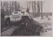 2-WK-FRONTFOTO-Sd-Kfz-251-Halbketten-KFZ-Panzerfa (1).png