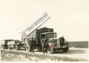 Fahrzeug_Mercedes_LKW_mit_Anh_nger_und_Wappen.jpg