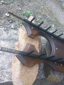Настенная подставка для хранения коллекции холодного оружия...