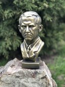 Бюст Євгена Коновальця