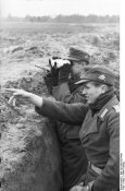 Bundesarchiv_Bild_101I-692-0274-06,_Russland,_Offiziere_der_Skijägerbrigade.jpg