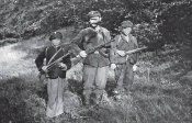 Керівник підрозділу УПА з молодими бійцями.