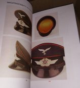 Немецкие фуражки второй мировой. Два тома. Русский язык.