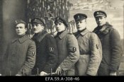 Grupp Kuperjanovi partisane. Vasakult 3. VII roodu ülem lipnik Iskar Puusepp.jpeg
