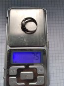 Срібний перстень із золотою вставкою.