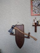 "Топорик-2". Топорик на настенной подставке...