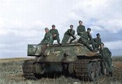 Солдаты вермахта на танке.